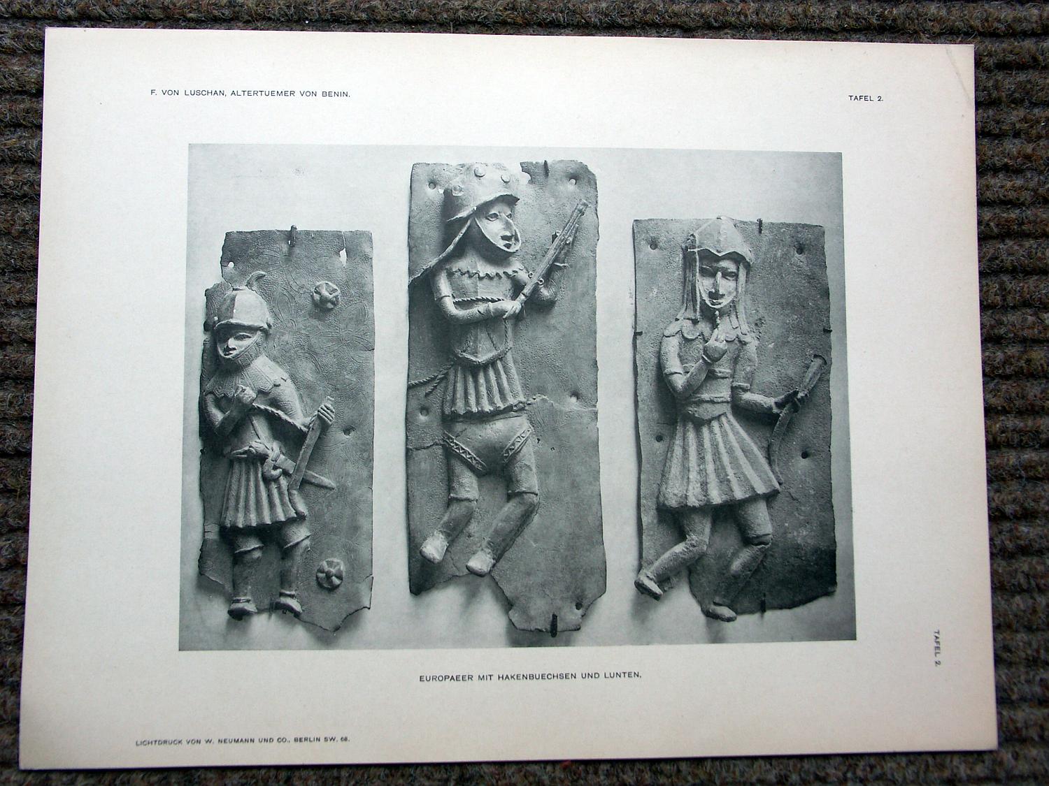 zz-lusc19,tafel 02 benin nigeria,bronze-platte mit figur europäer und